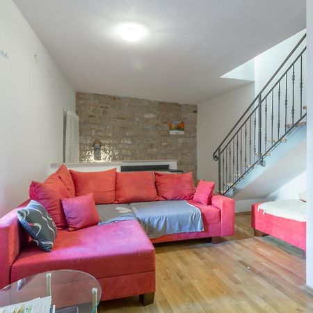 2 Bedroom Stunning Home In Bale Eksteriør bilde