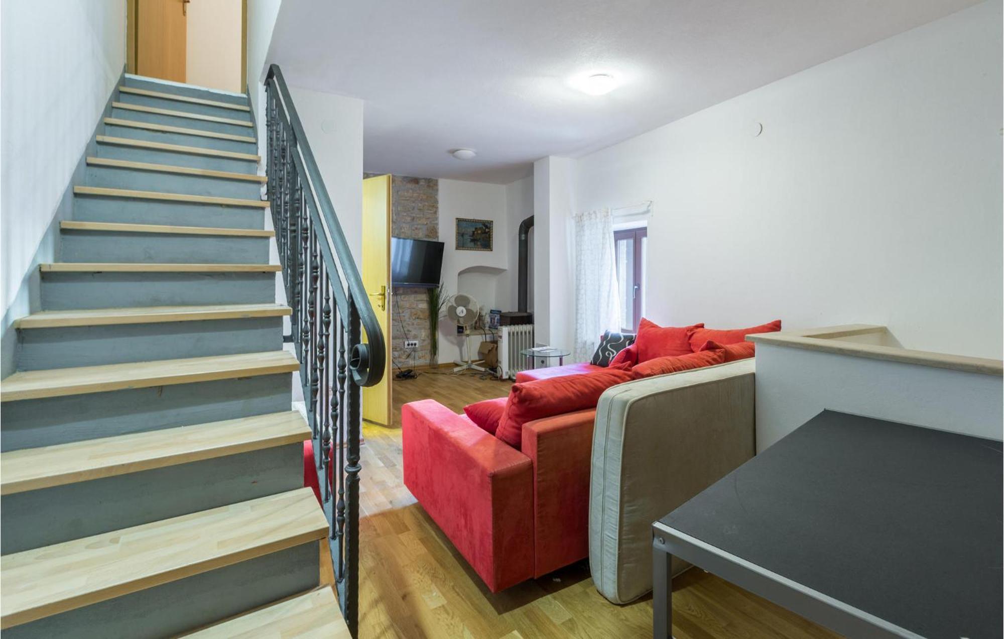 2 Bedroom Stunning Home In Bale Eksteriør bilde