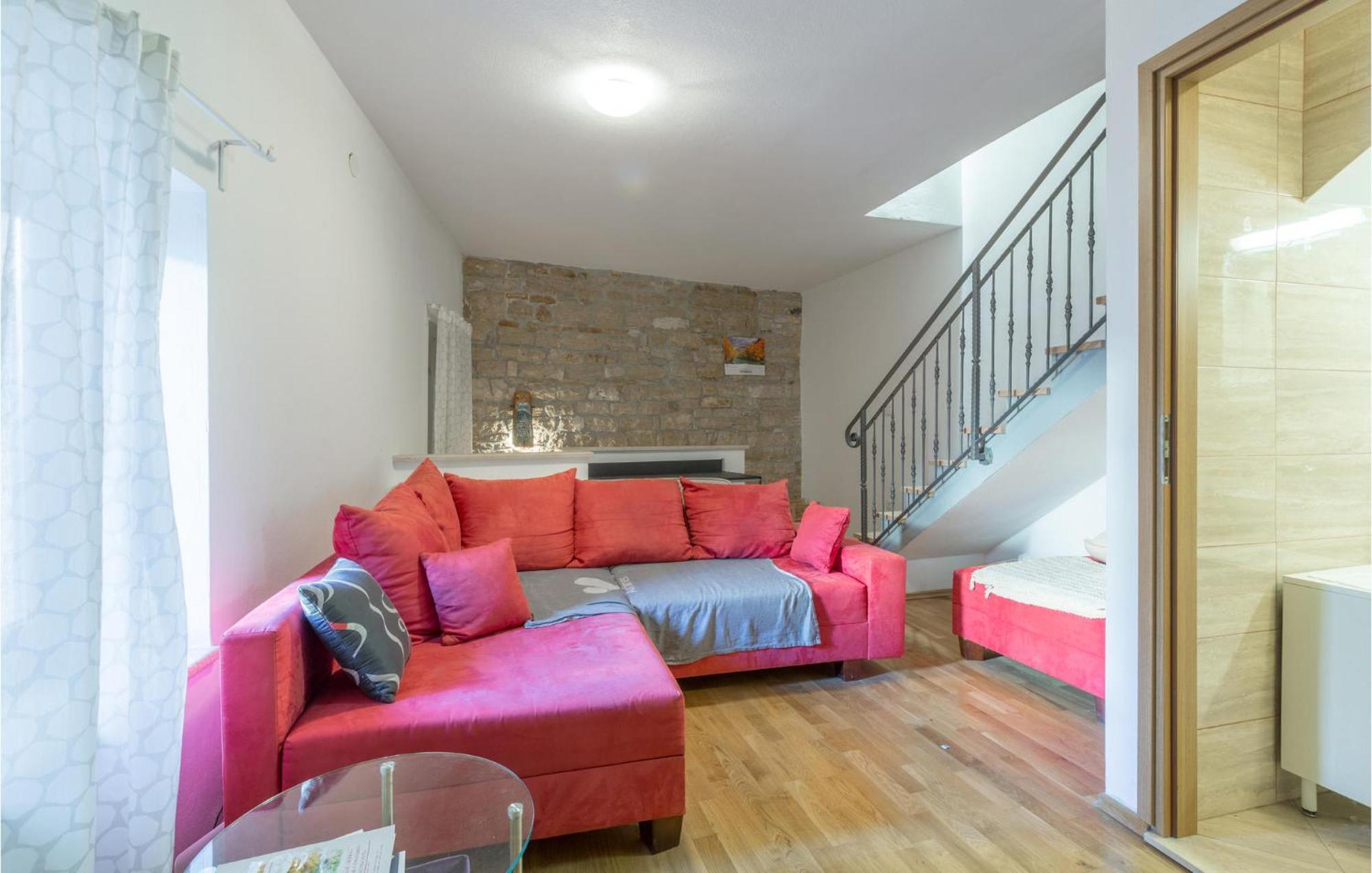 2 Bedroom Stunning Home In Bale Eksteriør bilde